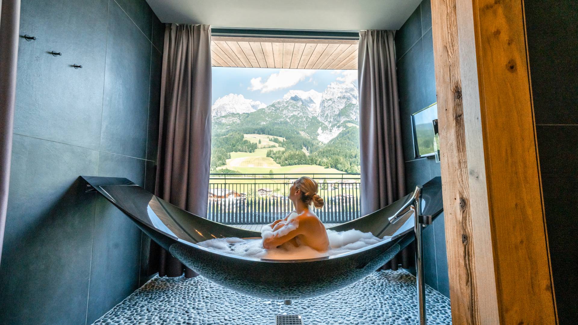 LEADING SPA RESORTS