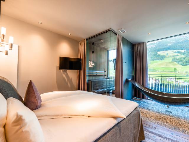 Wellnesssuite mit Bergblick