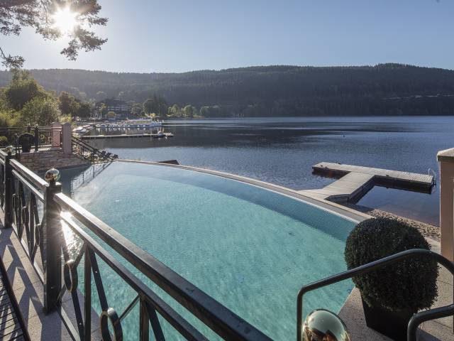 Pool und See