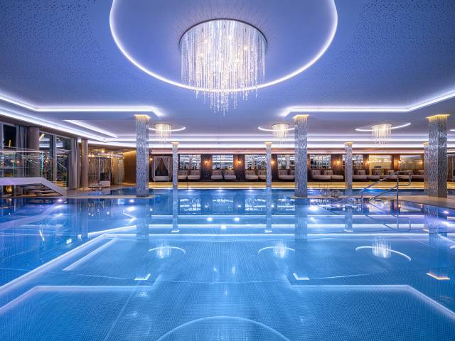 Die schönsten Winterhotels zum Aufwärmen -   5* Wellness und Sporthotel JAGDHOF - Leading Spa Resorts