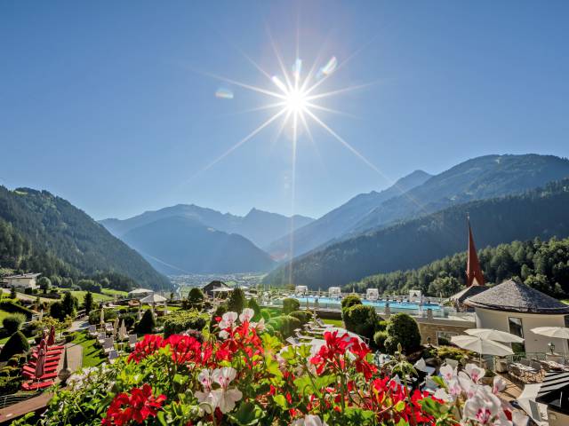 Sommer-Wellness mit der Familie im STOCK resort in Tirol - 