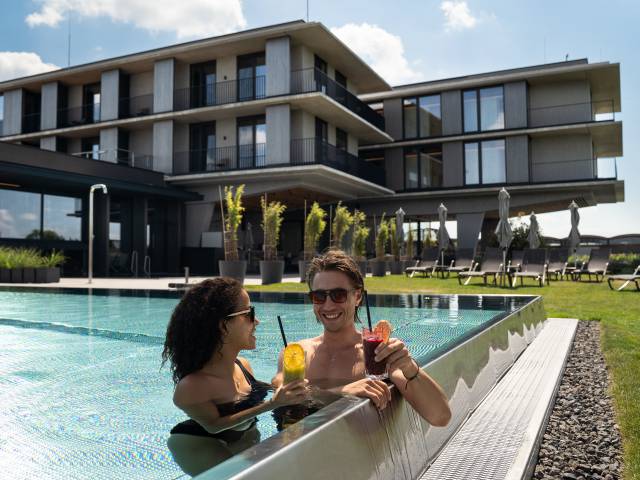 Sommer-Wellness mit der Familie im Scheiblhofer THE RESORT im Burgenland - 