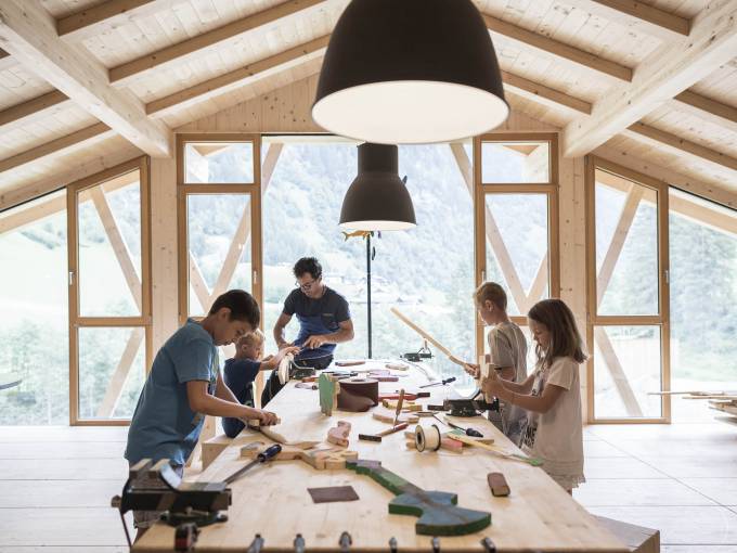 Familienurlaub mit Kinderbetreuung im Hotel Feuerstein in Südtirol Thumbnail