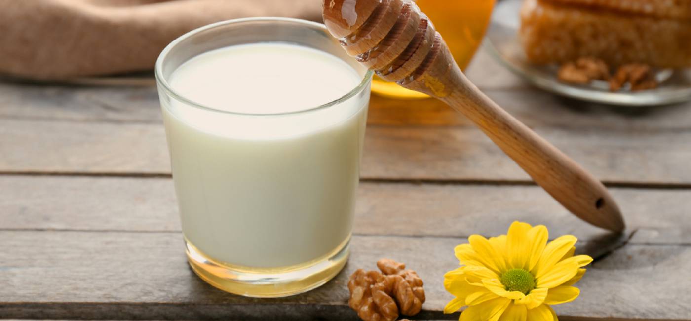 Falling asleep better with warm milk and honey main image