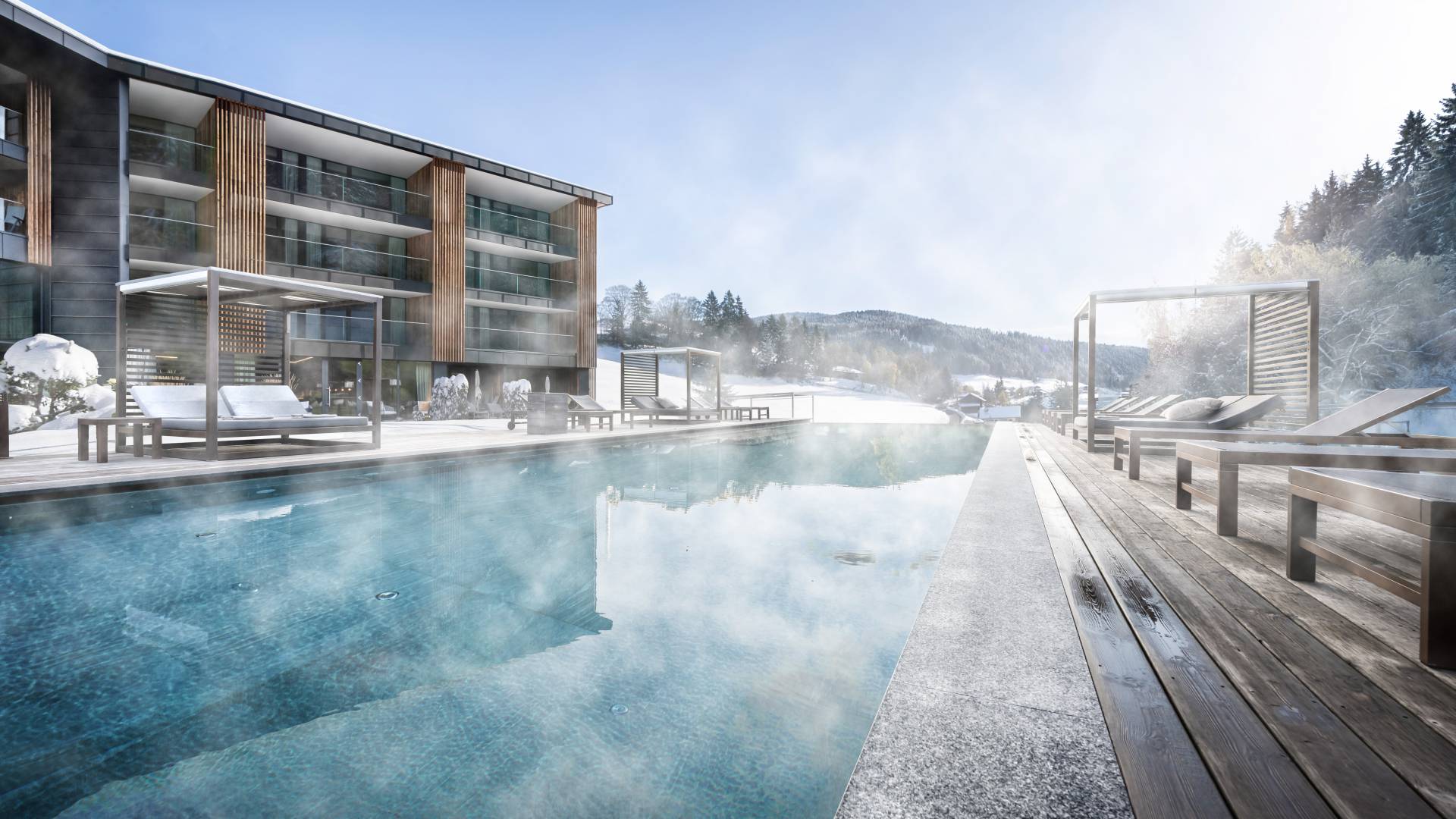 Aussenpool von einem Wellnesshotel in Südtirol im Winter