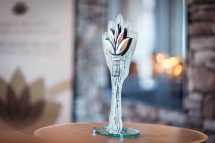 Leading Spa Award steht auf einem Tisch