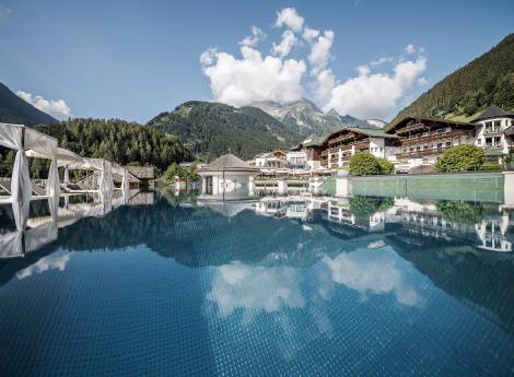STOCK resort ist erstes 5-Sterne-Superior-Hotel im Zillertal! Symbolfoto