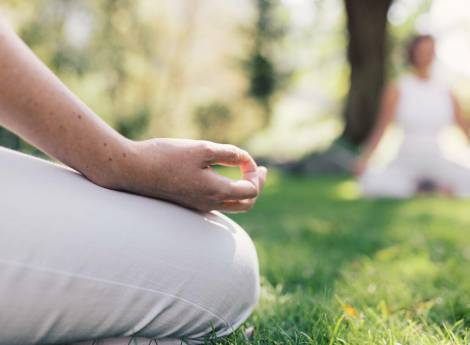 Yoga im Hotel Alpenpalace in Südtirol Symbolfoto