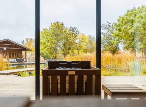 LAKESIDE RESIDENCES, BUNGALOWS & SUITES... symbolic picture