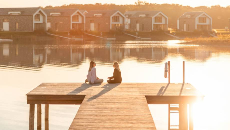 LAKESIDE RESIDENCES, BUNGALOWS & SUITES... symbolic picture